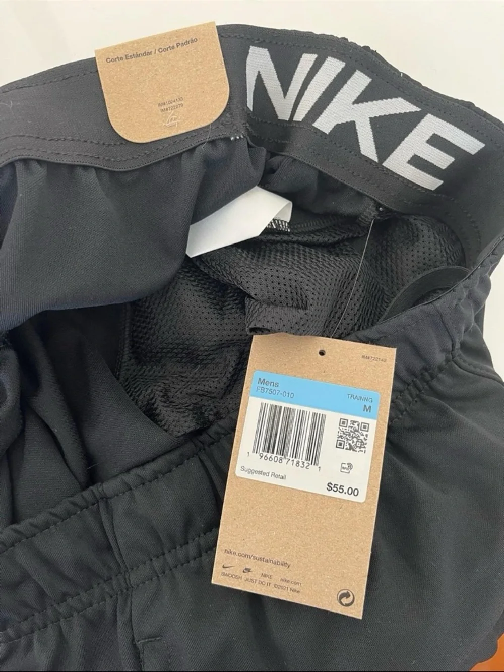 NWT Nike Men’s Medium Workout Bundle (3 Pieces - Shirt, Pants, Jacket)